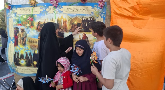 تبیین پیام ولایت برای نسل آینده؛ از بیعت کودکانه تا معرفی مسیر طلبگی در مهمانی کیلومتری غدیر شهر بیرجند