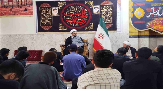 رشد علمی و معنوی طلبه در بستر عبادت، کار جمعی و مهارت‌آموزی رقم می‌خورد